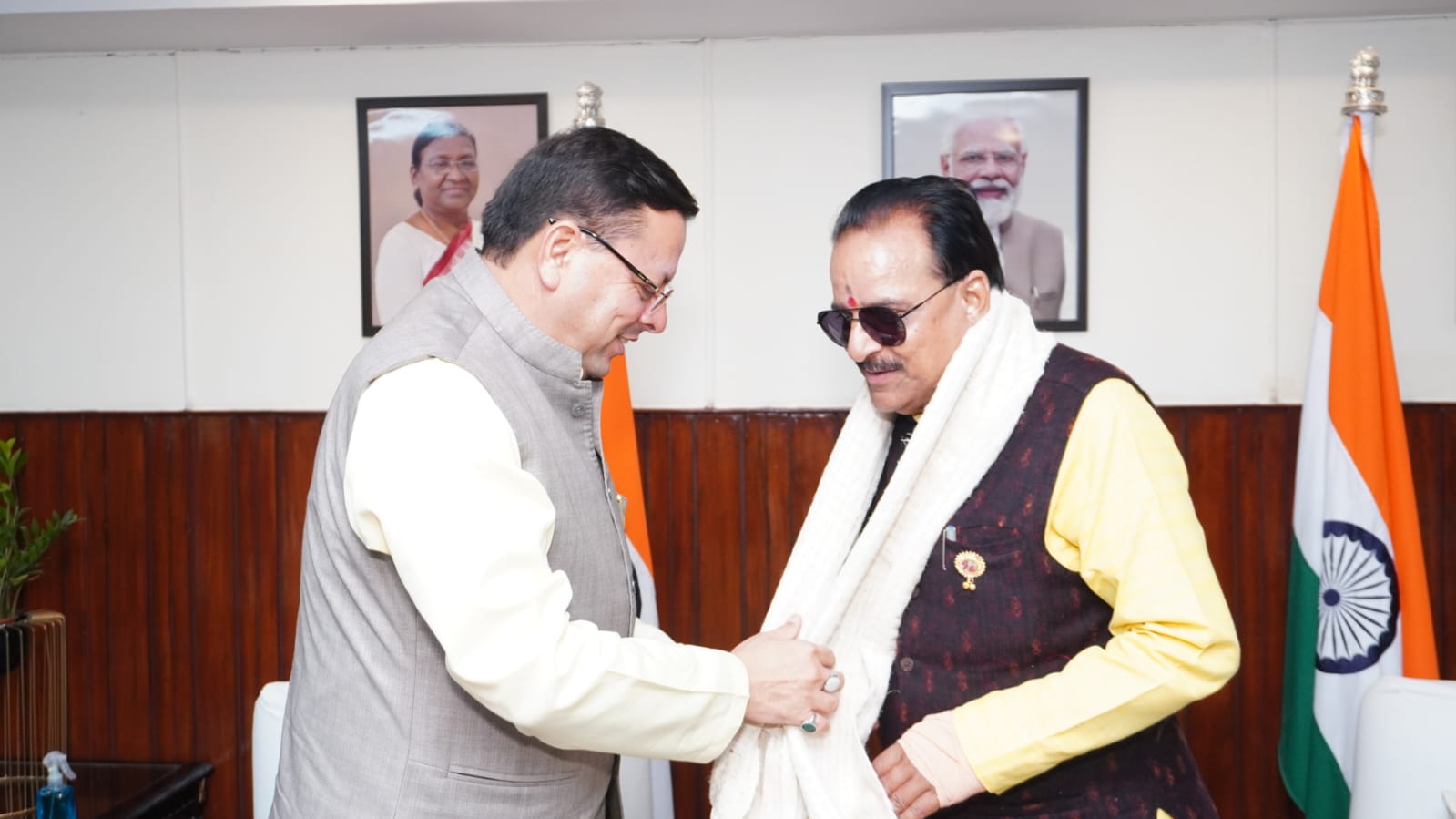 ajay bhatt met to cm dhami in delhi