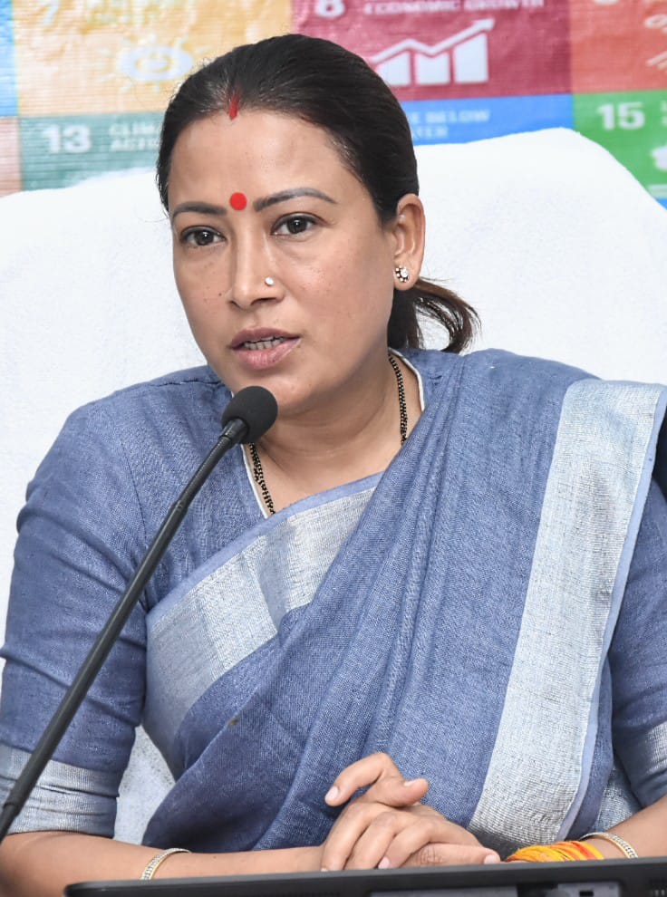 मंत्री रेखा आर्य