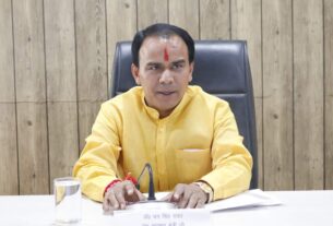 स्वास्थ्य मंत्री डॉ. धन सिंह रावत