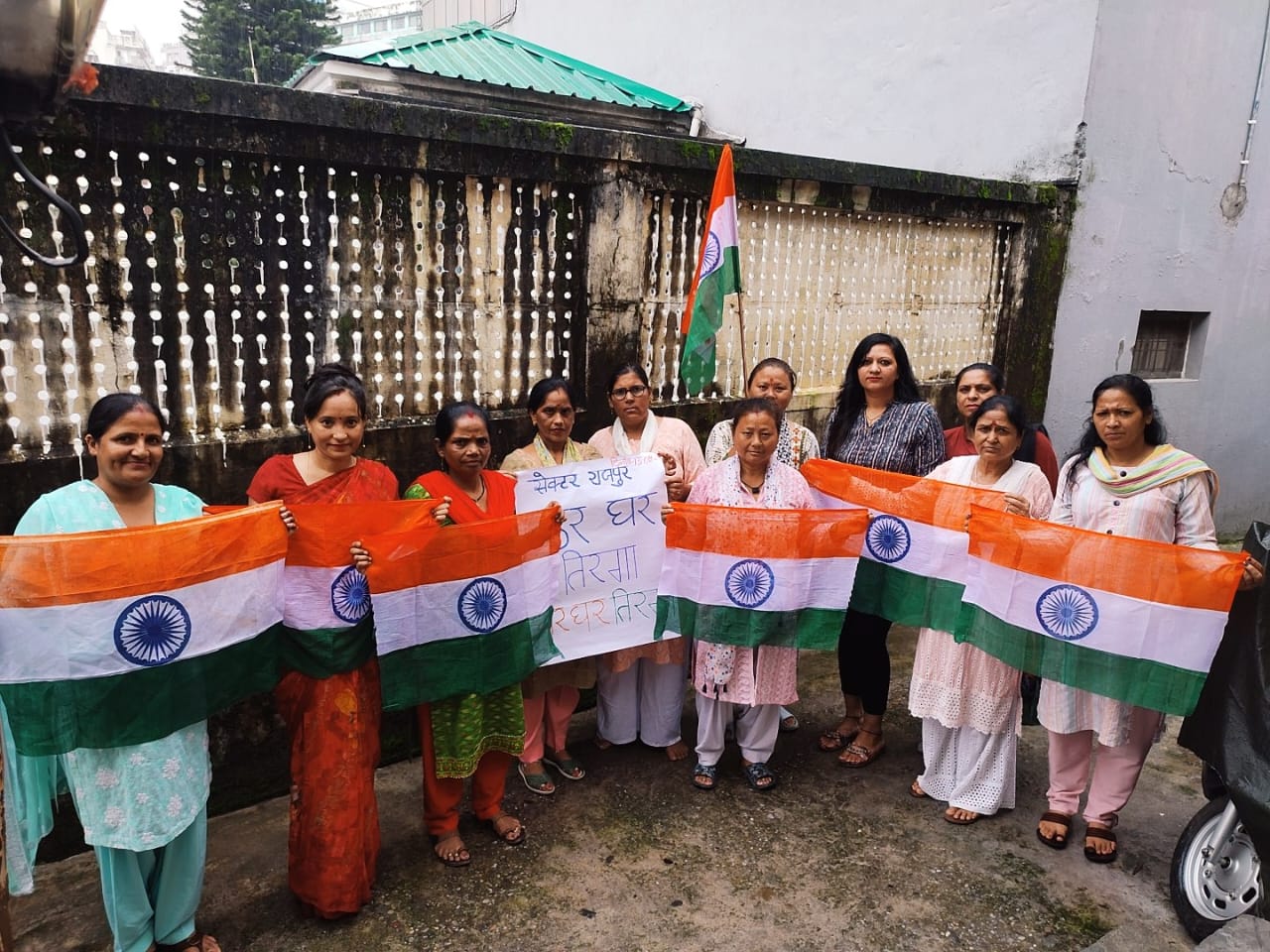 har ghar tiranga abhiyan by dm dehradun sonika