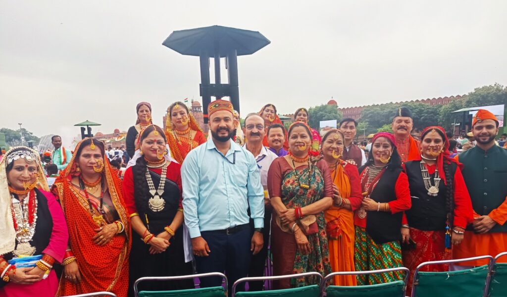 Traditional Dress of Uttarakhand (1)
