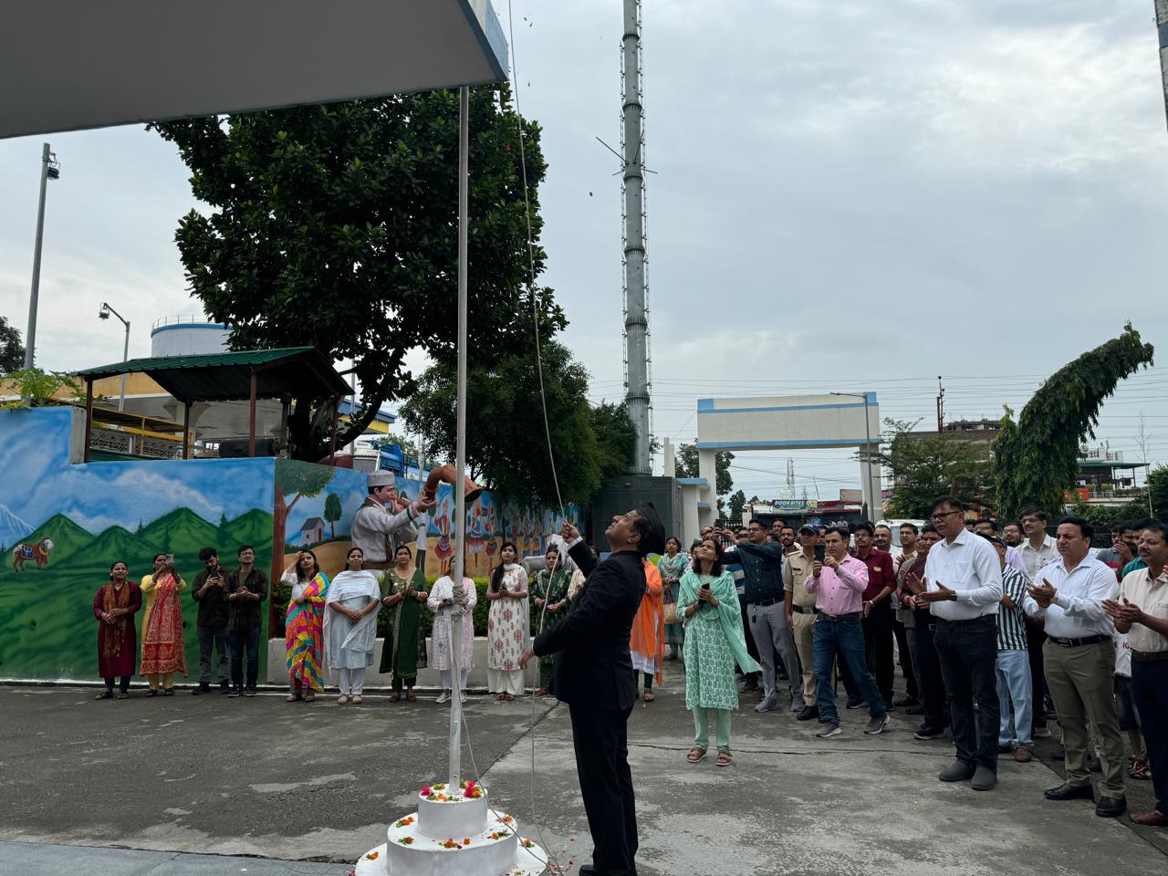 flag hosting by dg suchna banshidhar tiwari (2)